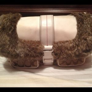 💥Reserved💥 Authentic coach shoulder bag with fur