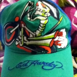 Auth ed hardy hat