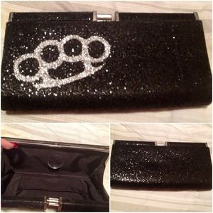 💥 black glitter clutch with brass knuckle design