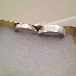 Set of 2 14KT Brushed White Gold Bands & Earrings