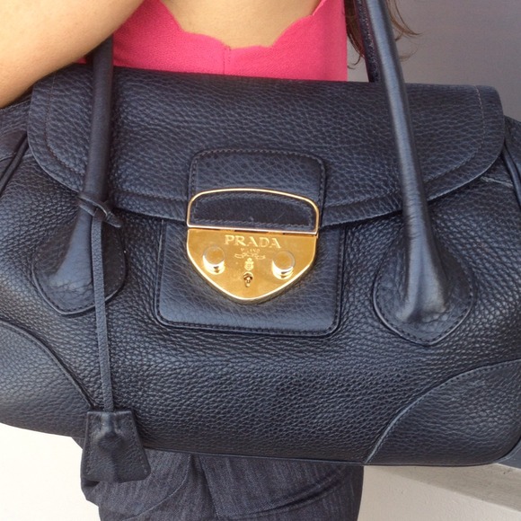 Authentic Prada purse. - Picture 3 of 4