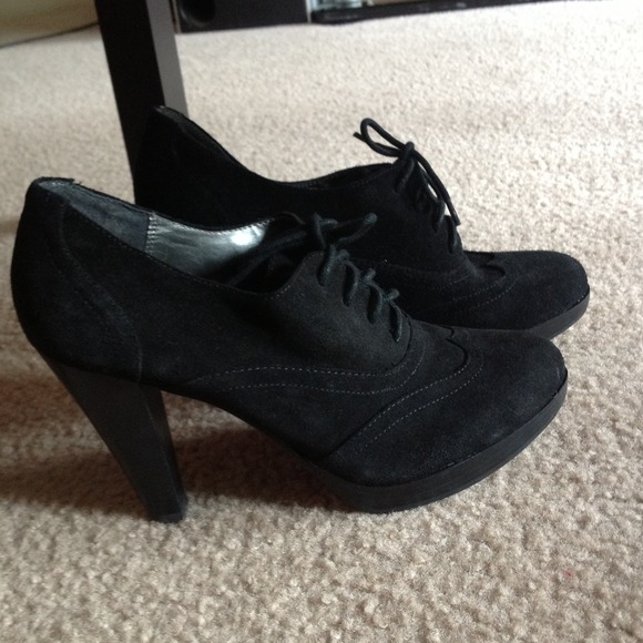 💥Sold💥Shoes - Picture 3 of 3