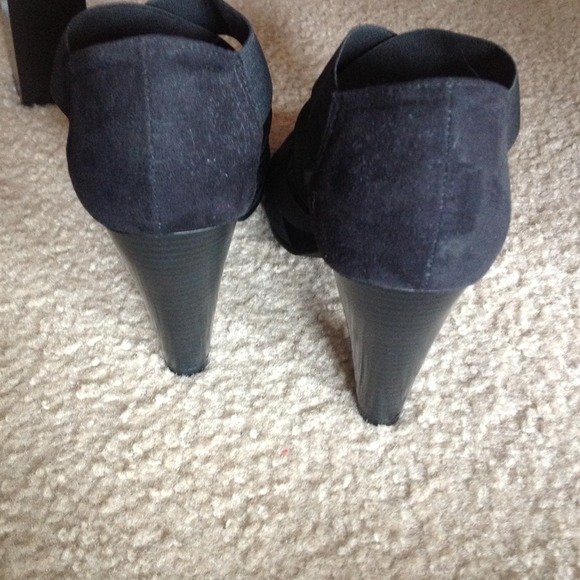 Shoes - Picture 2 of 3