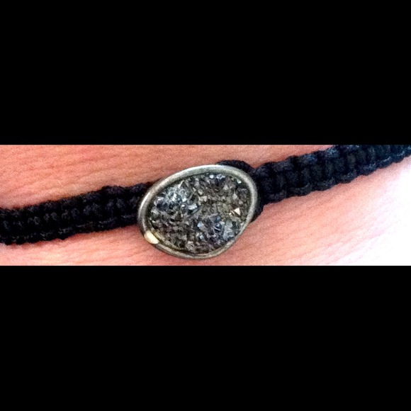 Druzy stone Chinese knotting cord bracelet - Picture 2 of 3