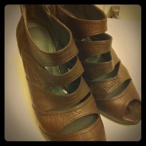 Pierre cardin brown shoes.