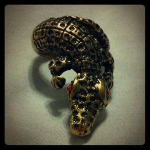 Gold alligator ring