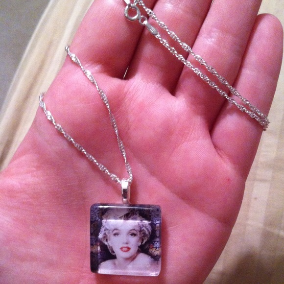 Handmade Marilyn Monroe silver pendant w/chain!