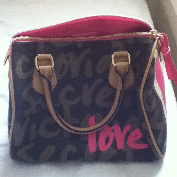 Vs pink and brown bag