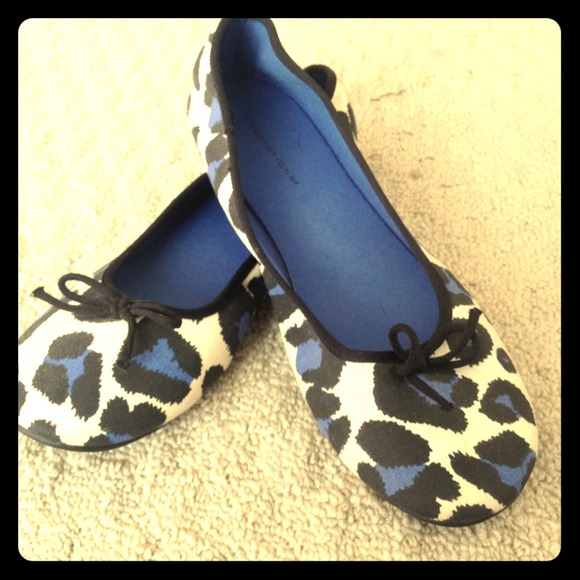 Blue leopard ballet style flats - Picture 1 of 2