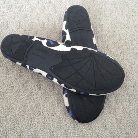 Blue leopard ballet style flats - Picture 2 of 2