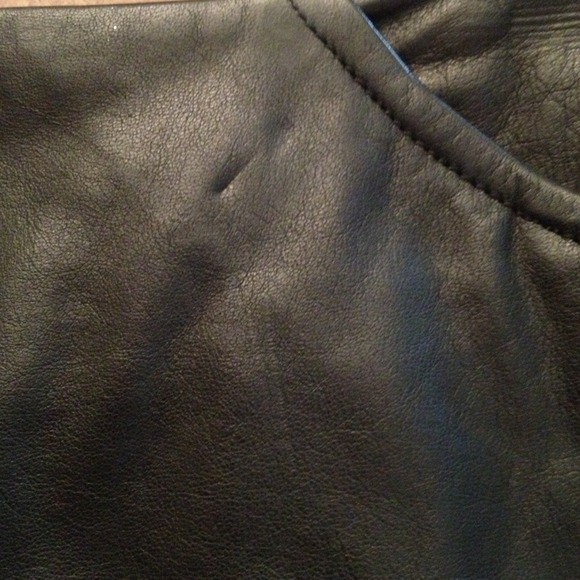 Black leather mini skirt donated - Picture 3 of 4