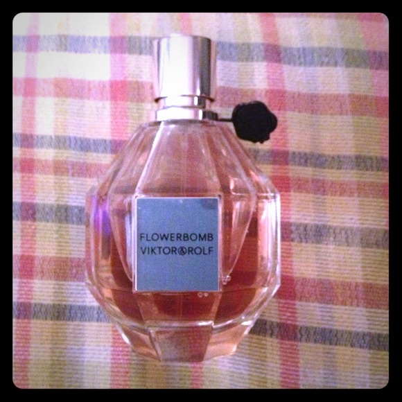 Large viktor and Rolf flower bomb perfume