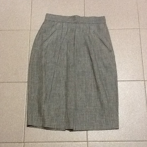 Black & white high waisted pleated business skirt