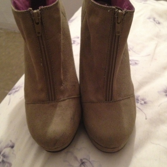 Green shoes ✋ reserved ✋@cashcole