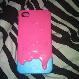 ✨RESERVED✨bundle iphone 4/4s case switch easy melt