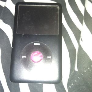 ✨RESERVED✨iPod classic