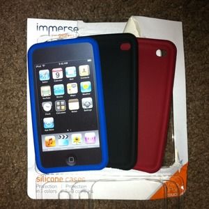 💢SOLD💢3 ipod touch silicone cases(Traded)