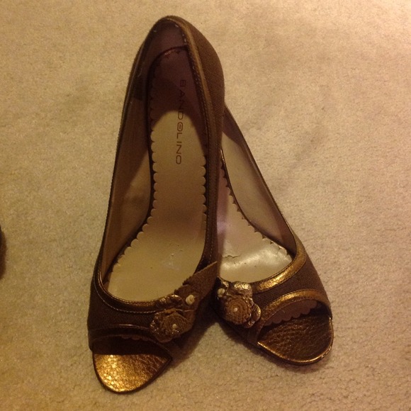 🌺SOLD🌺•••Breckingridge Peep Toe Canvas Pumps