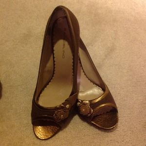 🌺SOLD🌺•••Breckingridge Peep Toe Canvas Pumps