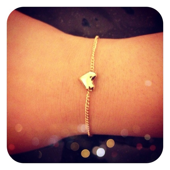 Jewelry - Simple Love Charm Bracelet