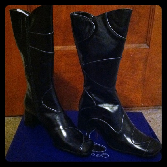 Black boots. Brand new. - Picture 1 of 2