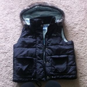 Roxy black zip vest with faux fur