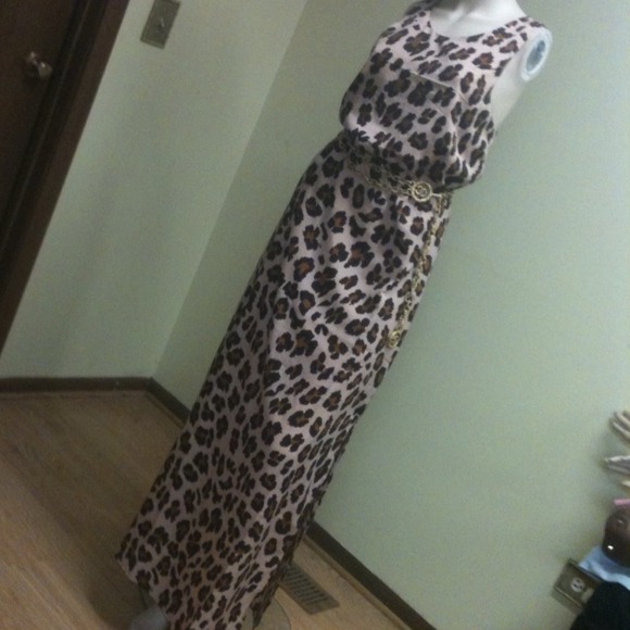 SALE NWT! Cheetah Print Maxi dress M - Picture 1 of 5