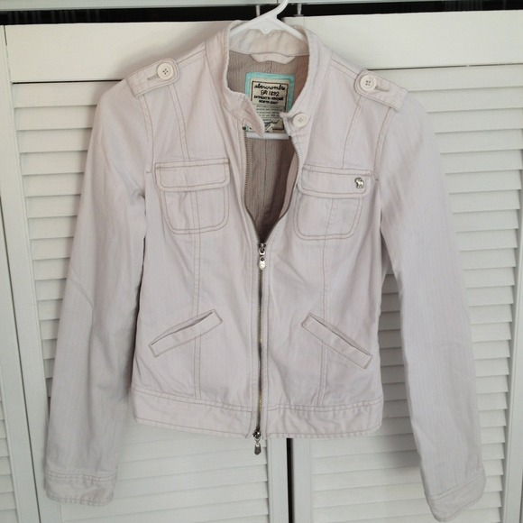 ❌ SOLD ❌Abercrombie (kids) bomber jacket