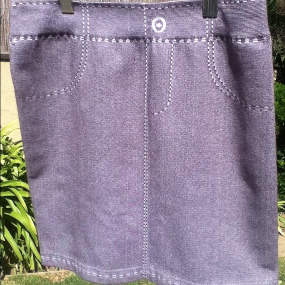 Cute tight seamless mini skirt! - Picture 1 of 2