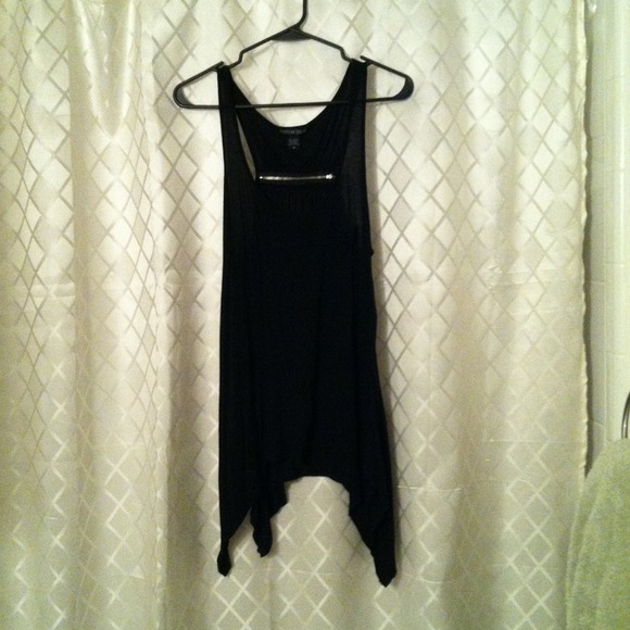 Black Flowing Tank
