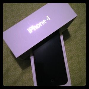 RESERVED 😊 BLACK IPHONE 4