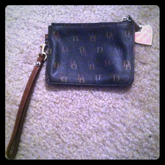 Dooney and Bourke wristlet SOLD