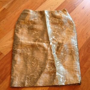 Gold brocade skirt and gold heels for @minners26