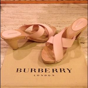 Burberry Light Pink Leather Slide/Sandal: Size 39
