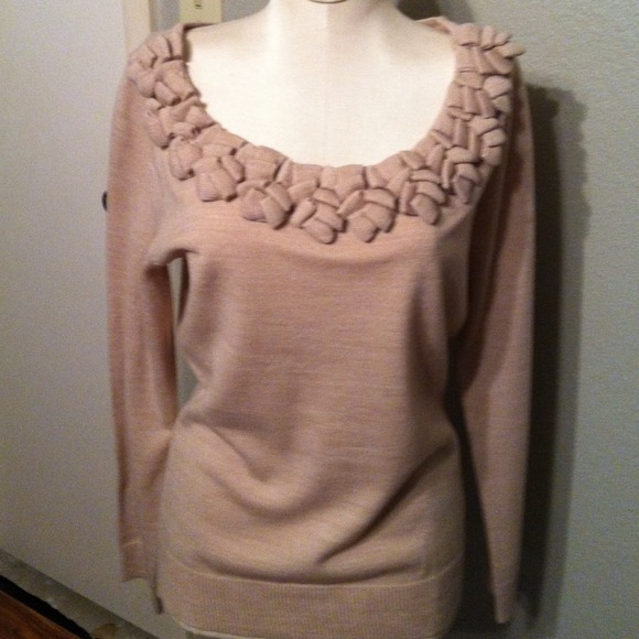 NY&C beige sweater. - Picture 1 of 1