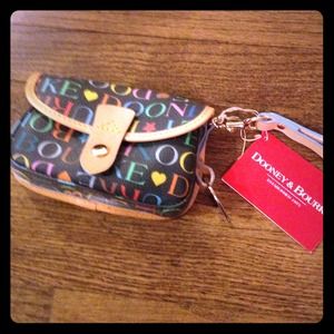 Dooney & Bourke wristlet