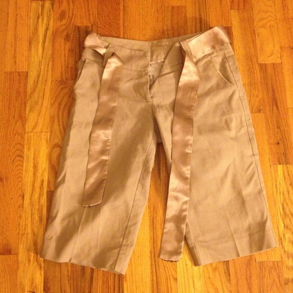 Capri pants