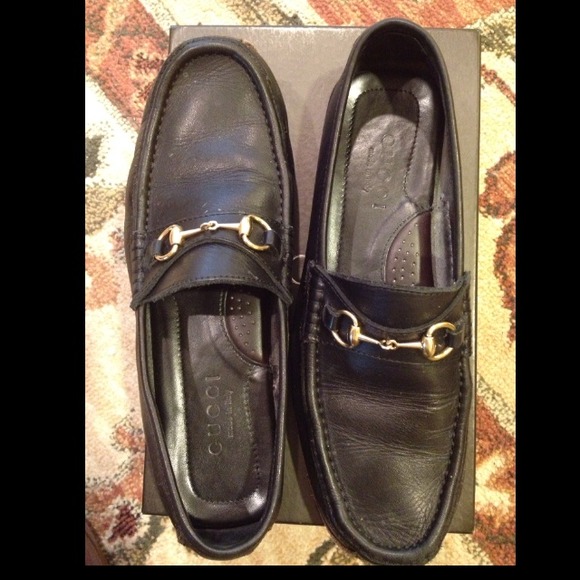 REDUCED!!! Gucci Black Leather Loafers: Size 8