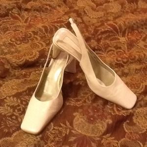Size 9 pumps with back strap