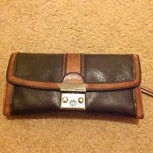Vintage style fossil wallet