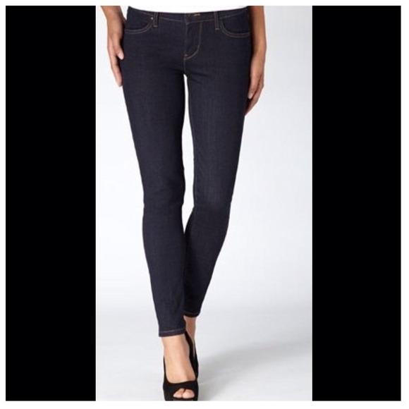 Dark wash skinny jeans