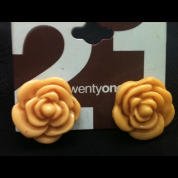 Yellow Rose Bud Earrings - Picture 1 of 2