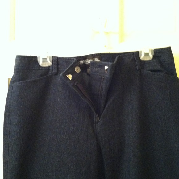 Stretchy Jeans.  Brand new!! - Picture 1 of 2