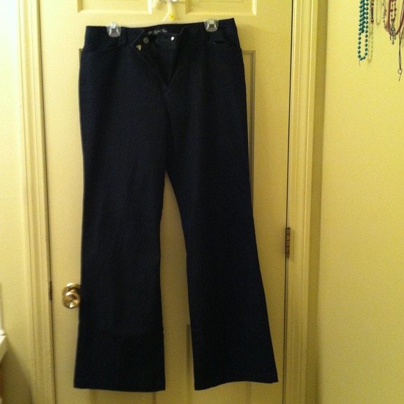 Stretchy Jeans.  Brand new!! - Picture 2 of 2