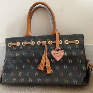 🌸Reduced🌸Authentic Dooney & Bourke handbag.