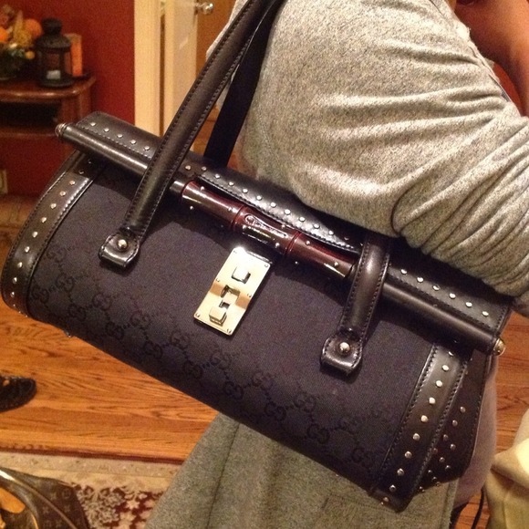 NO LONGER AVAILABLE! Black Gucci studded handbag - Picture 1 of 2