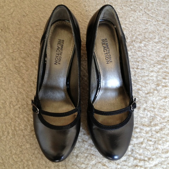 Kenneth Cole pumps