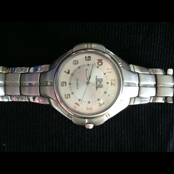 💢SOLD IN BUNDLE💢🌟Silver Tone Watch🌟