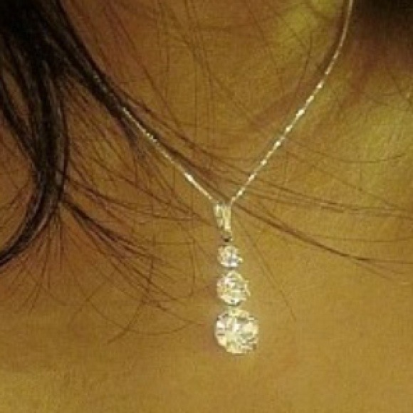 💢SOLD💢Swarovski 3 tier Sterling Silver necklace