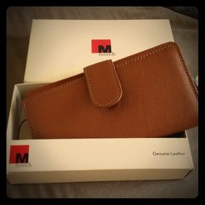 Mundi Westport wallet with checkbook holder